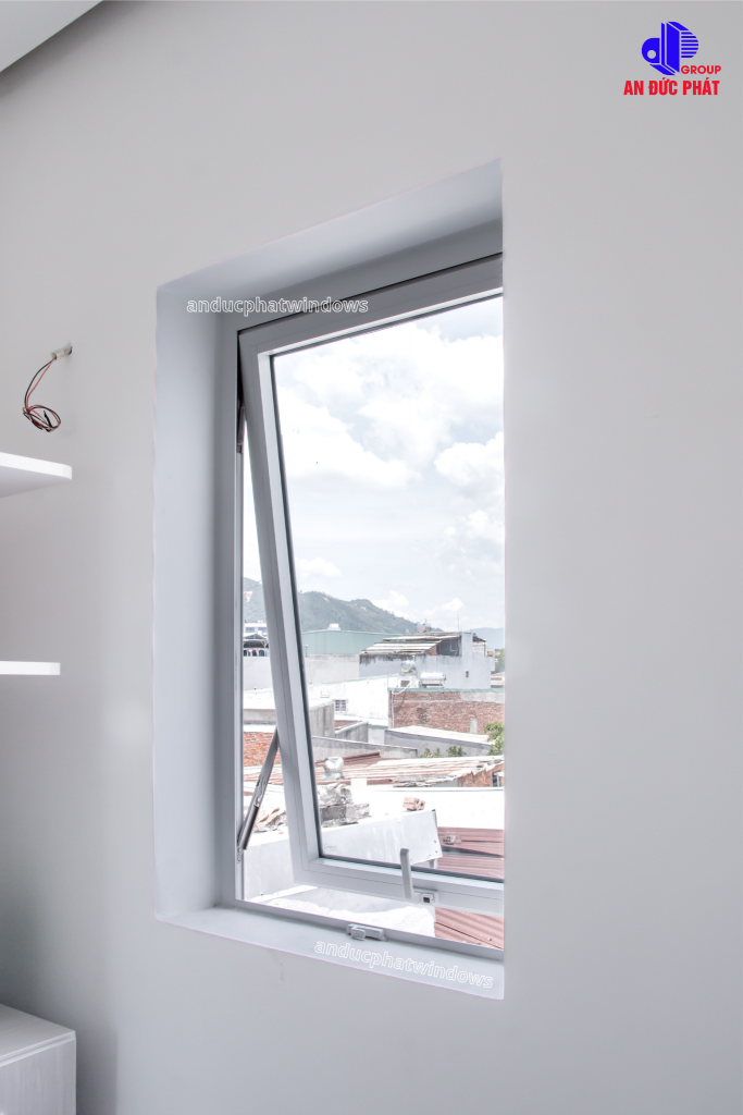 Cửa sổ nhôm Xingfa chống hất màu trắng