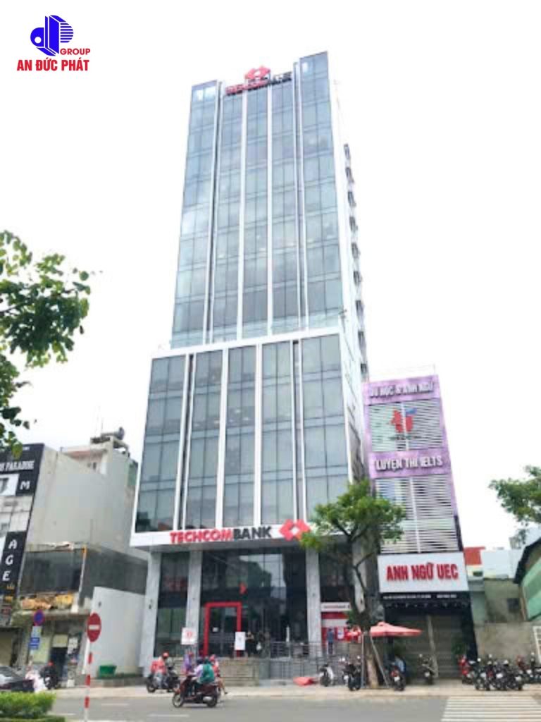 Công trình tòa nhà văn phòng Techcombank Đà Nẵng được sử dụng hệ mặt dựng nhôm kính Semi-Unitized